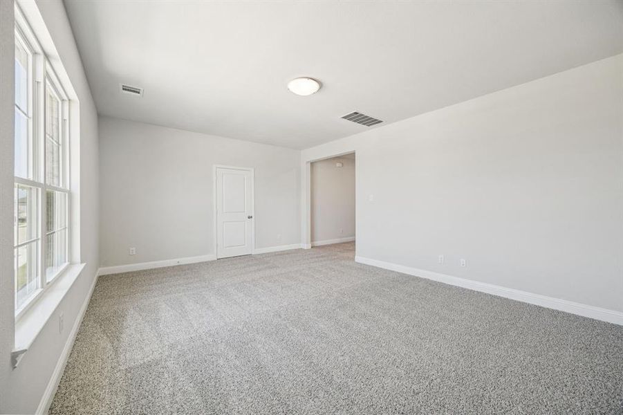 Spacious, unfurnished interior of a new home in Sicily, Princeton (Image 14).