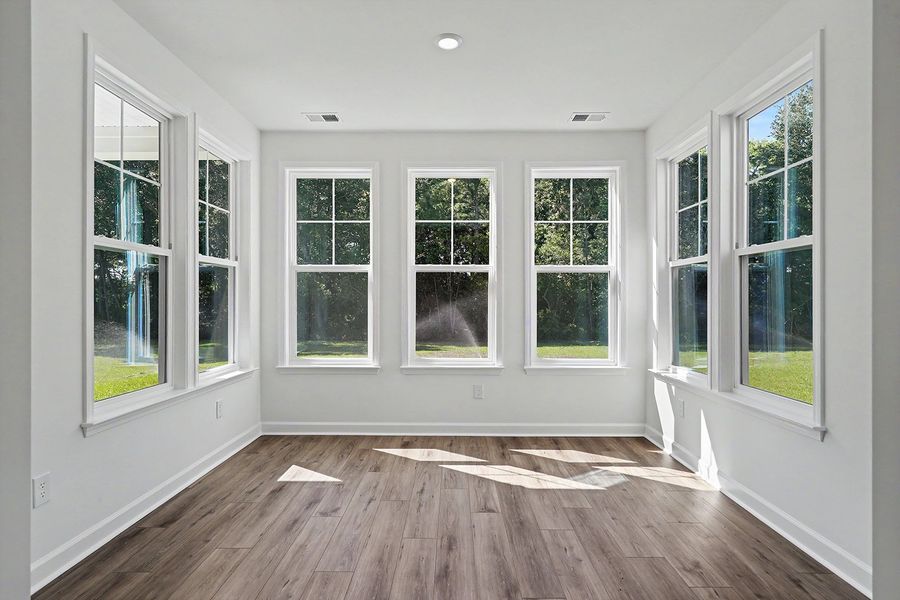 Spacious, unfurnished interior of a new home in Arcadia, Myrtle Beach (Image 27).