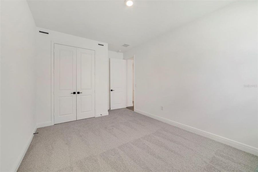 Spacious, unfurnished interior of a new home in Acuera Estates, Apopka (Image 23).