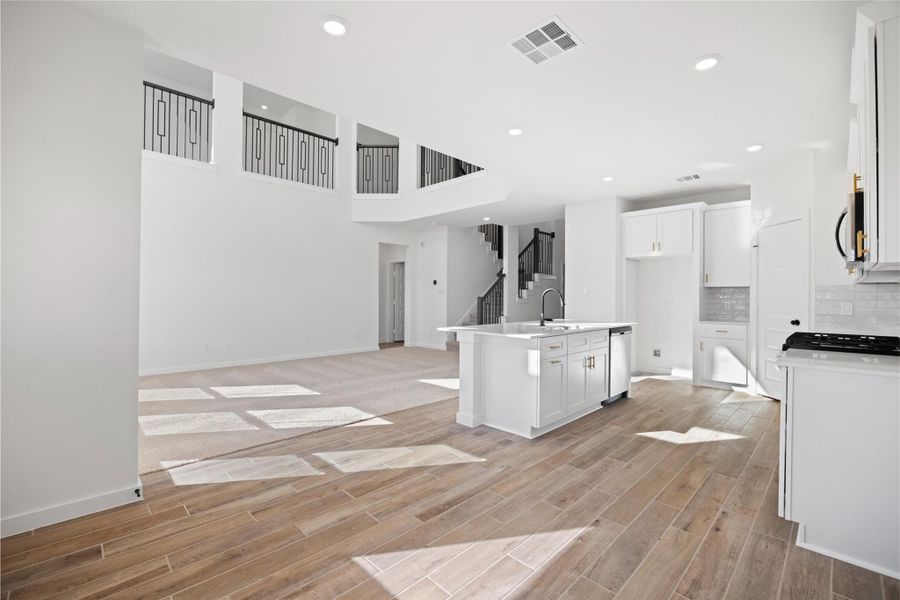 Spacious, unfurnished interior of a new home in , Manvel (Image 17).