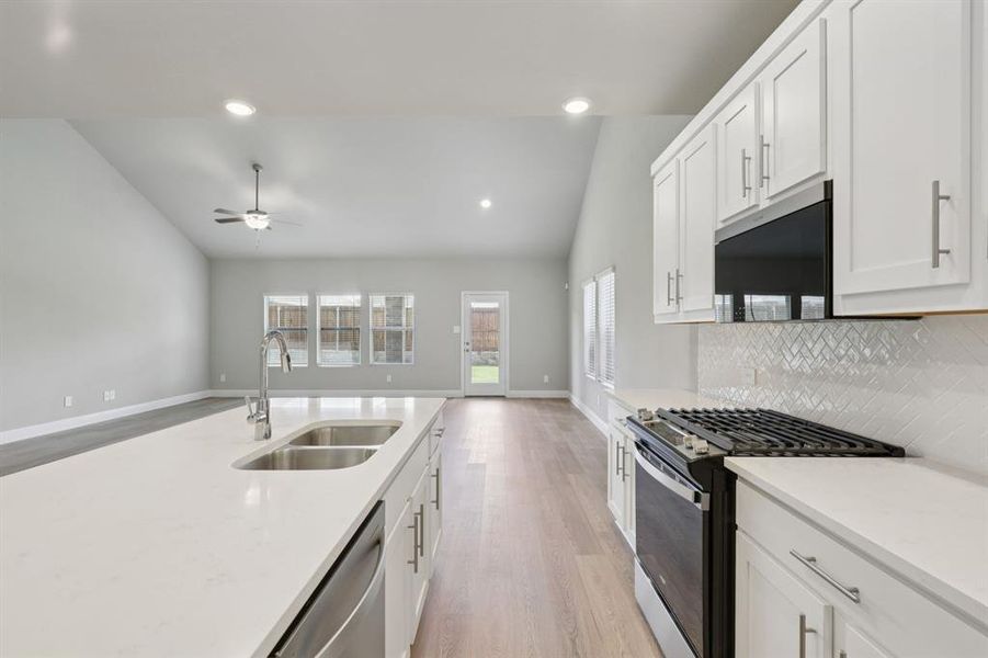 Photo is not of the actual home, but is an inspirational photo of builder’s model home and may depict options, furnishings, and/or decorator features that are not included. Photo is not of the actual home, but is an inspirational photo of builder’s model home and may depict options, furnishings, and/or decorator features that are not included.