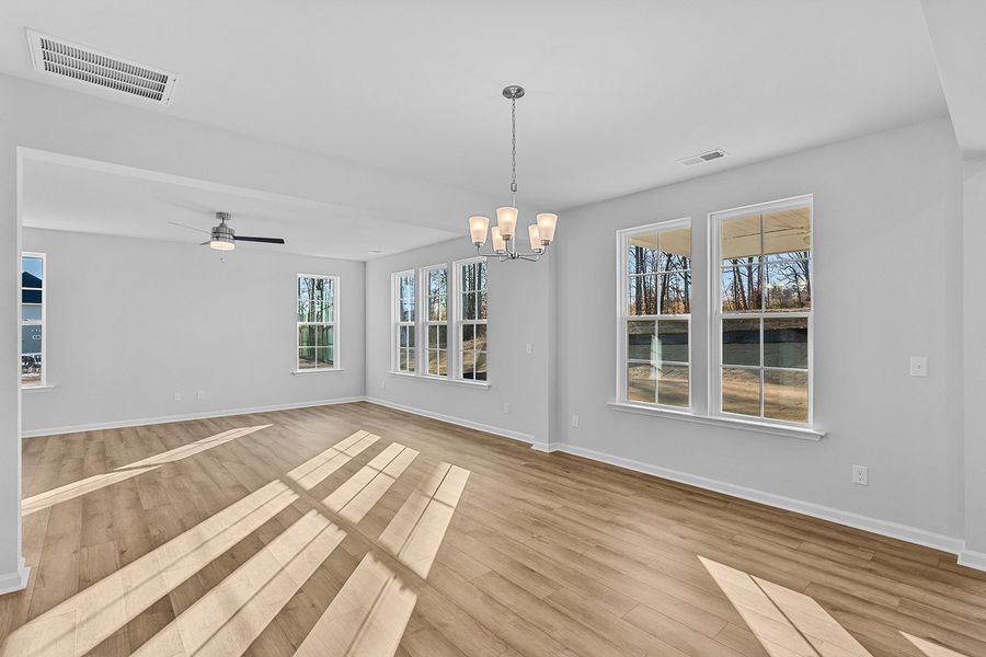 Spacious, unfurnished interior of a new home in Fieldstone, Lexington (Image 29).