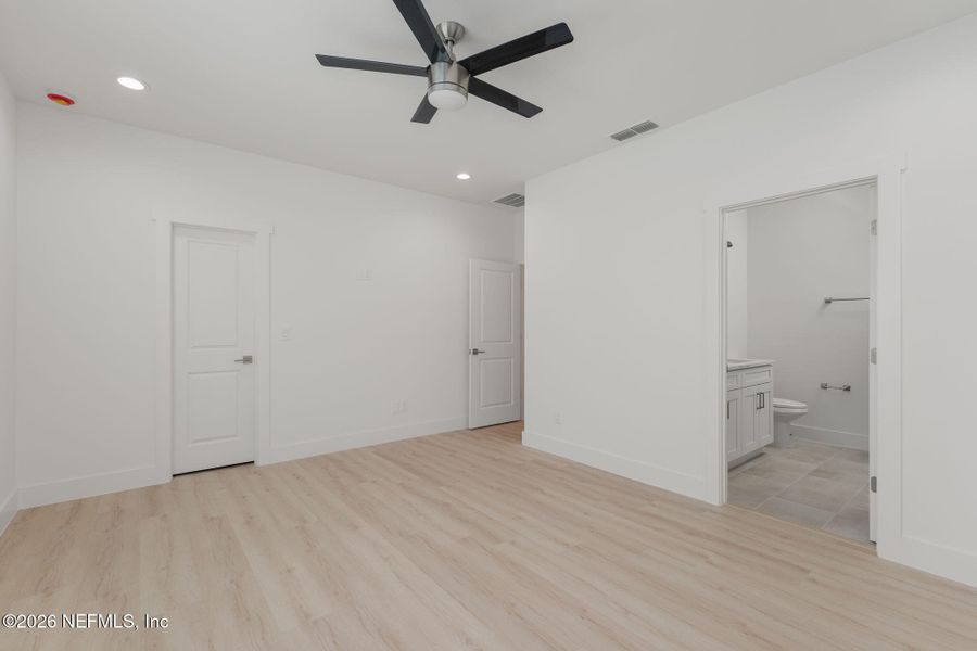 Spacious, unfurnished interior of a new home in , St. Augustine (Image 24).