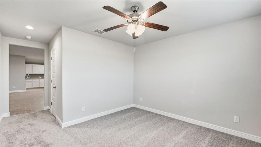 Spacious, unfurnished interior of a new home in Parkerville Meadows, DeSoto (Image 17).