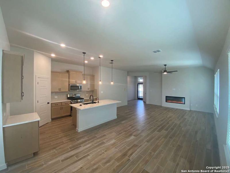 Furnished interior view inside a new home in Stream Waters, Seguin (Image 7).