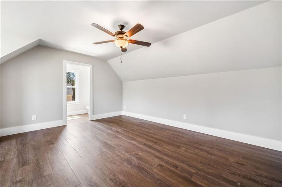 Spacious, unfurnished interior of a new home in , Jasper (Image 21).