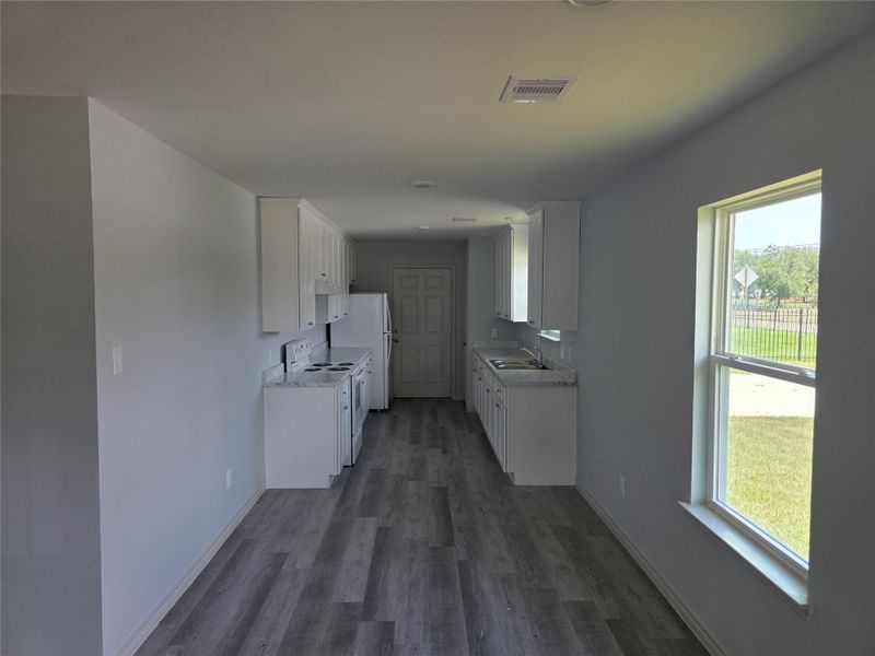 Kitchen/ Dining Kitchen/ Dining