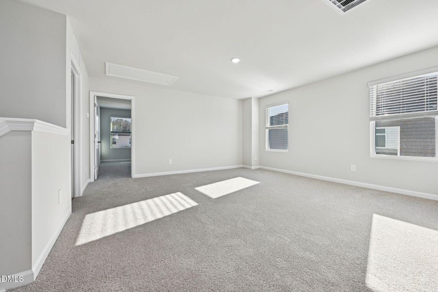 22-web-or-mls-Raleigh - Oak Manor - 537