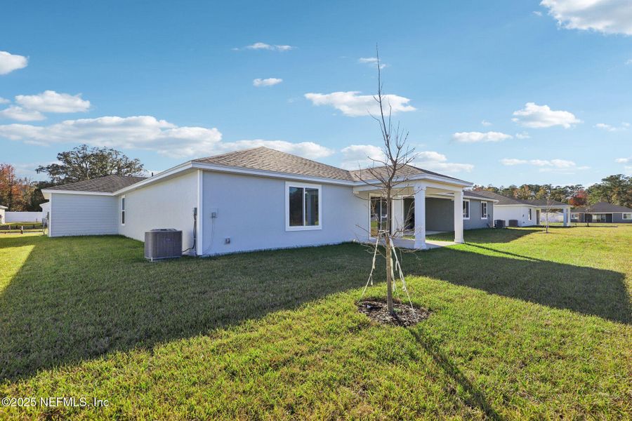 Exterior details and patio area of a home in Azalea Creek, Jacksonville (Image 20).