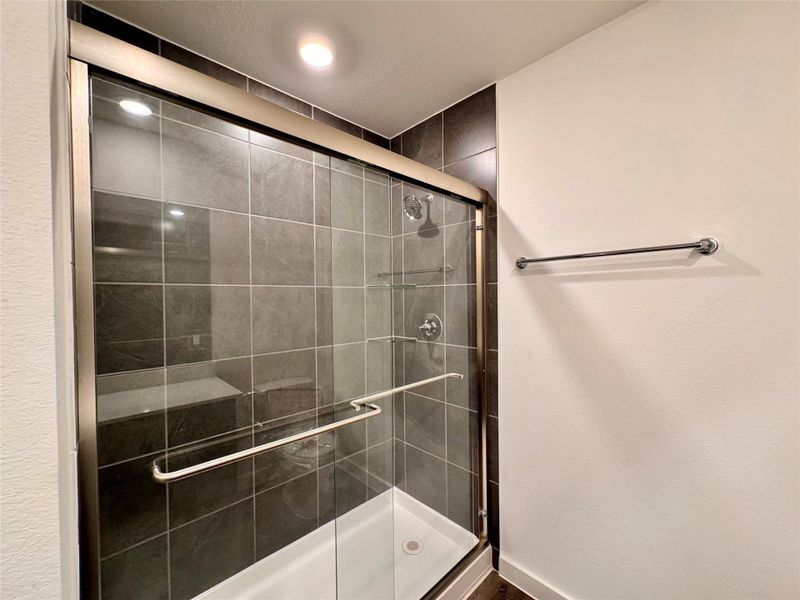 Close-up of interior finishes inside a home in Santa Fe, Cleveland (Image 8).