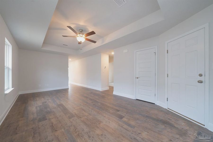 Spacious, unfurnished interior of a new home in Westpointe Place, Pensacola (Image 5).