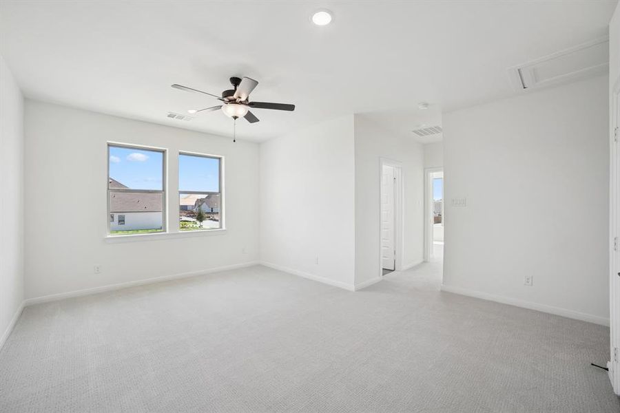 Spacious, unfurnished interior of a new home in Terraces – Estates, Rockwall (Image 22).