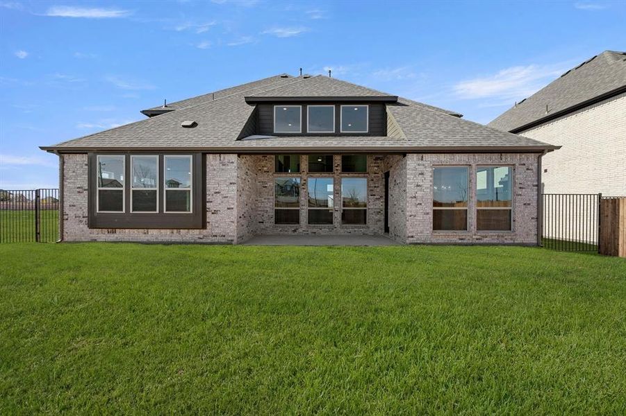 Exterior details and patio area of a home in Collinsbrook Farm, Frisco (Image 26).
