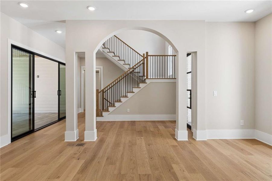 Spacious, unfurnished interior of a new home in , Atlanta (Image 22). Spacious, unfurnished interior of a new home in , Atlanta (Image 22).