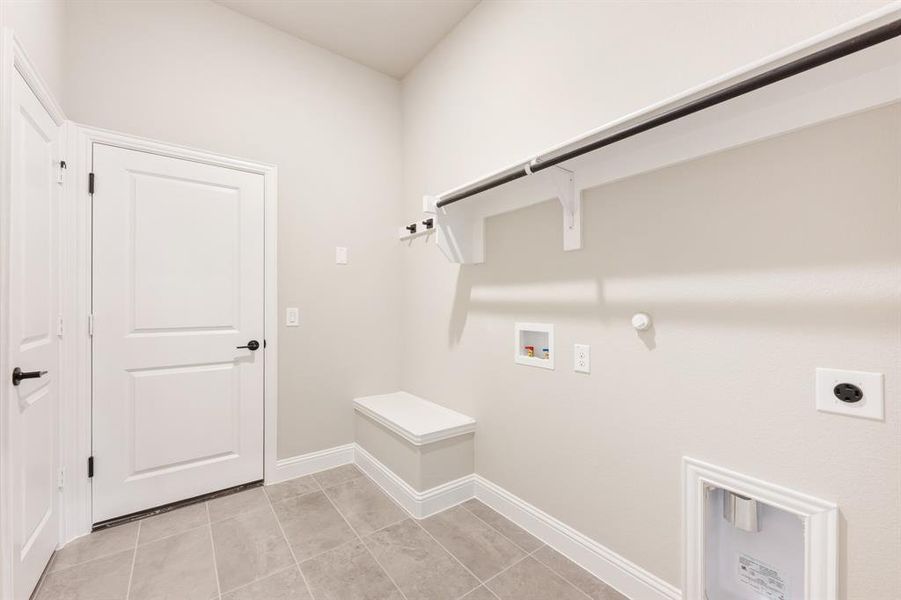 Spacious, unfurnished interior of a new home in The Grove, Midlothian (Image 14).