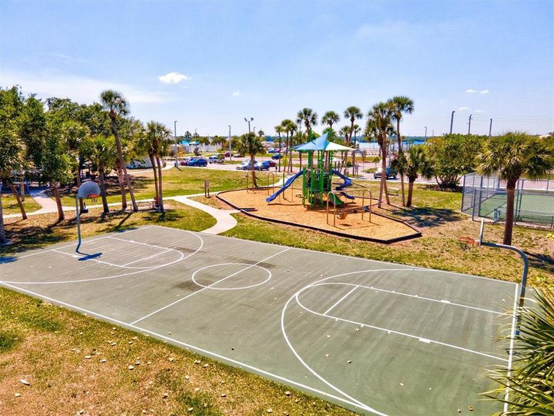 Community amenities in , Port Charlotte (Image 54).