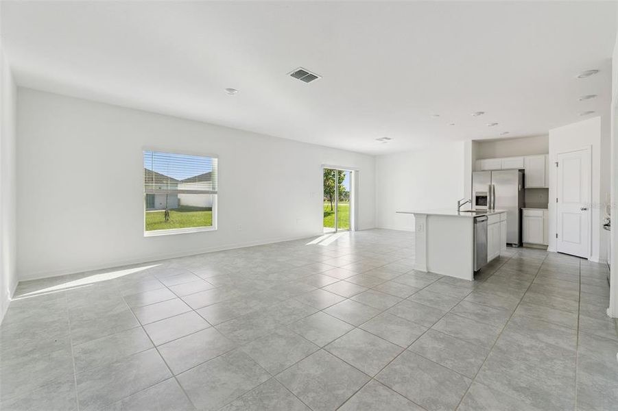 Spacious, unfurnished interior of a new home in Peace Creek Reserve: Legacy Collection, Winter Haven (Image 16). Spacious, unfurnished interior of a new home in Peace Creek Reserve: Legacy Collection, Winter Haven (Image 16).
