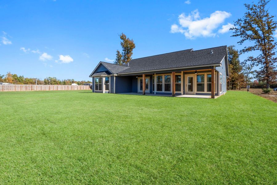 Exterior details and patio area of a home in , Onalaska (Image 25).