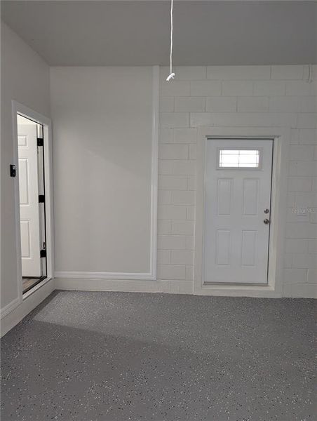 Spacious, unfurnished interior of a new home in , Davenport (Image 24).