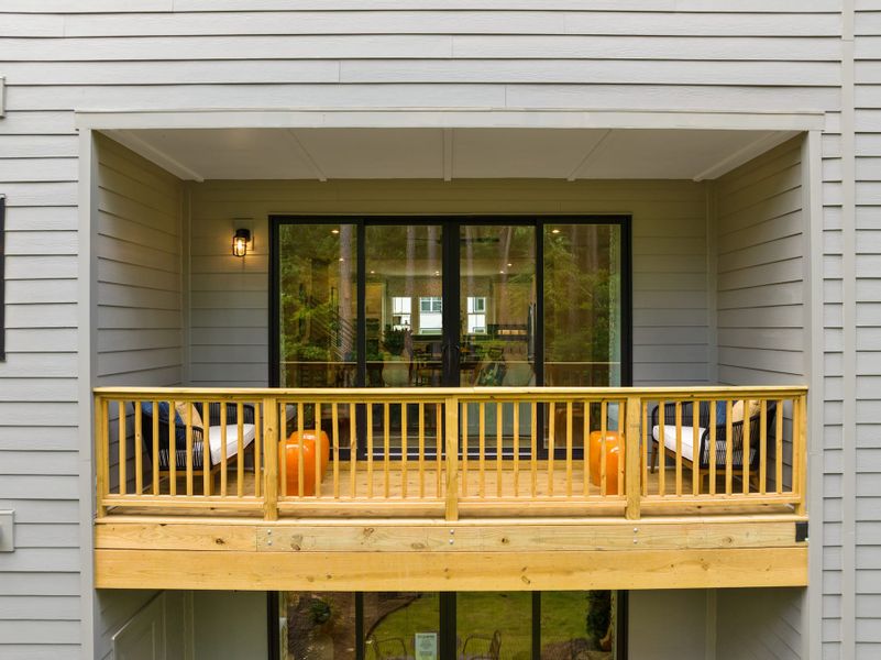 Representative exterior details of a home built from the Lexington by Tri Pointe Homes in Elm Park, Raleigh (Image 22).