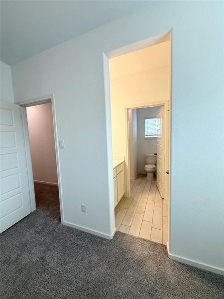 Spacious, unfurnished interior of a new home in , Iowa Colony (Image 13).