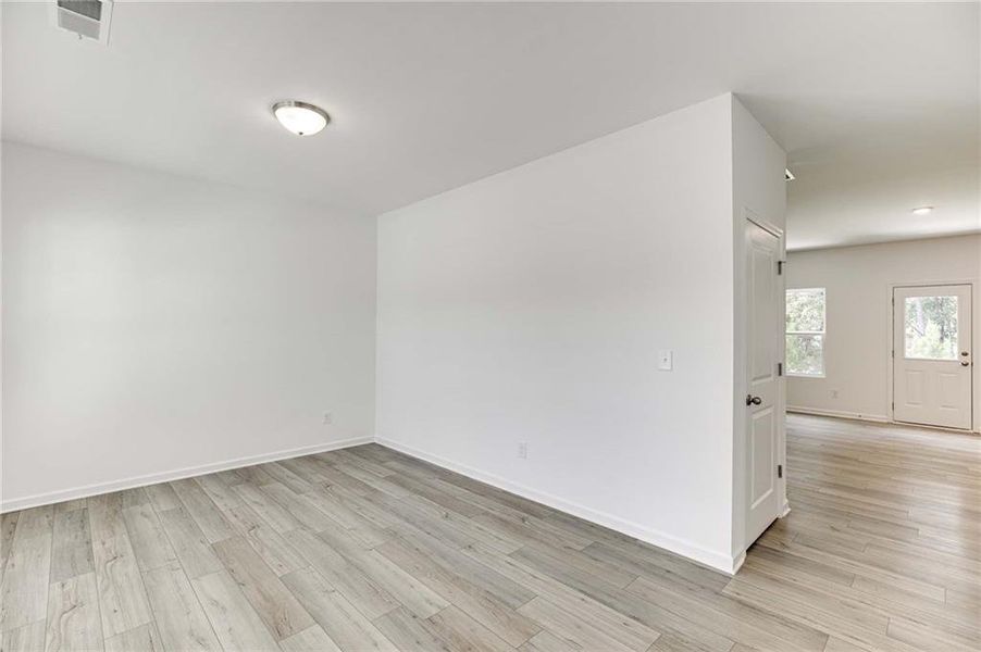 Spacious, unfurnished interior of a new home in Langston Reserve, Cartersville (Image 12).