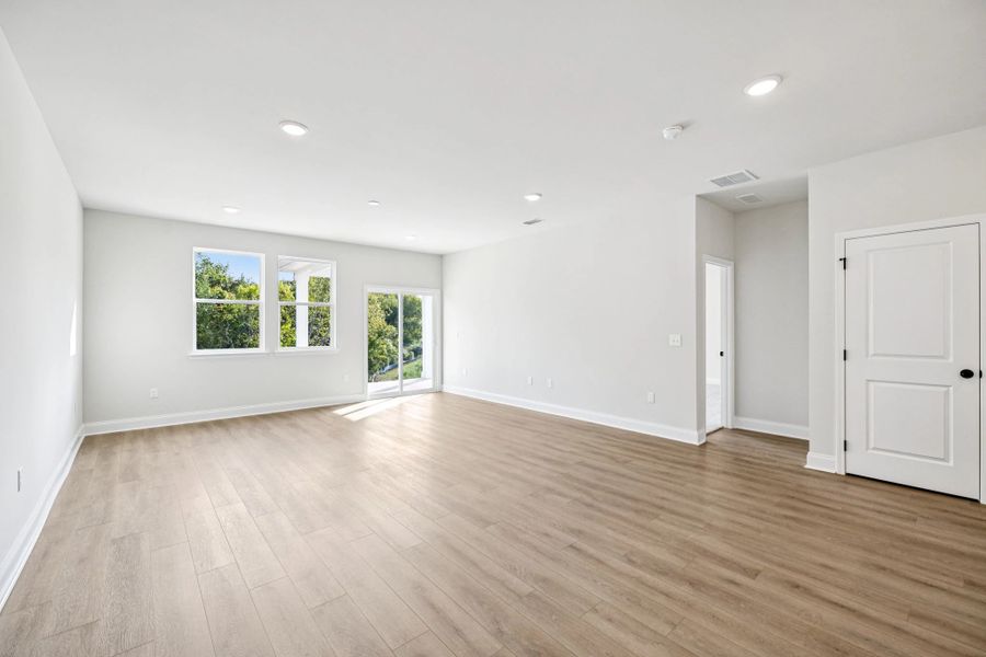 Spacious, unfurnished interior of a new home in Ascent at Arbor Ridge, La Vergne (Image 20).