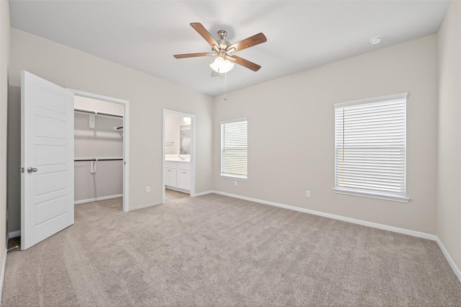 Spacious, unfurnished interior of a new home in Woodland Lakes, Houston (Image 20).