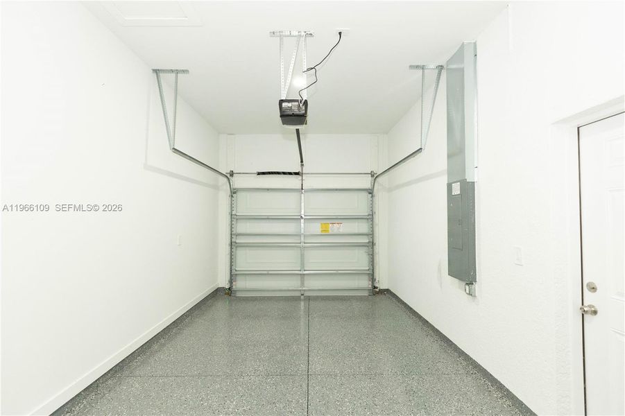 Spacious, unfurnished interior of a new home in , Lehigh Acres (Image 21).