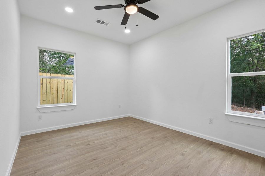 Spacious, unfurnished interior of a new home in , Bastrop (Image 29).