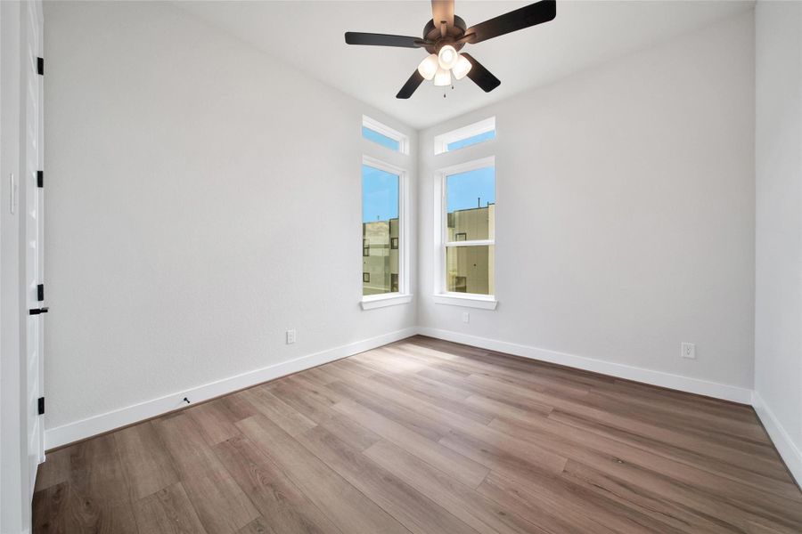 Spacious, unfurnished interior of a new home in Lago Pointe, Seabrook (Image 25).