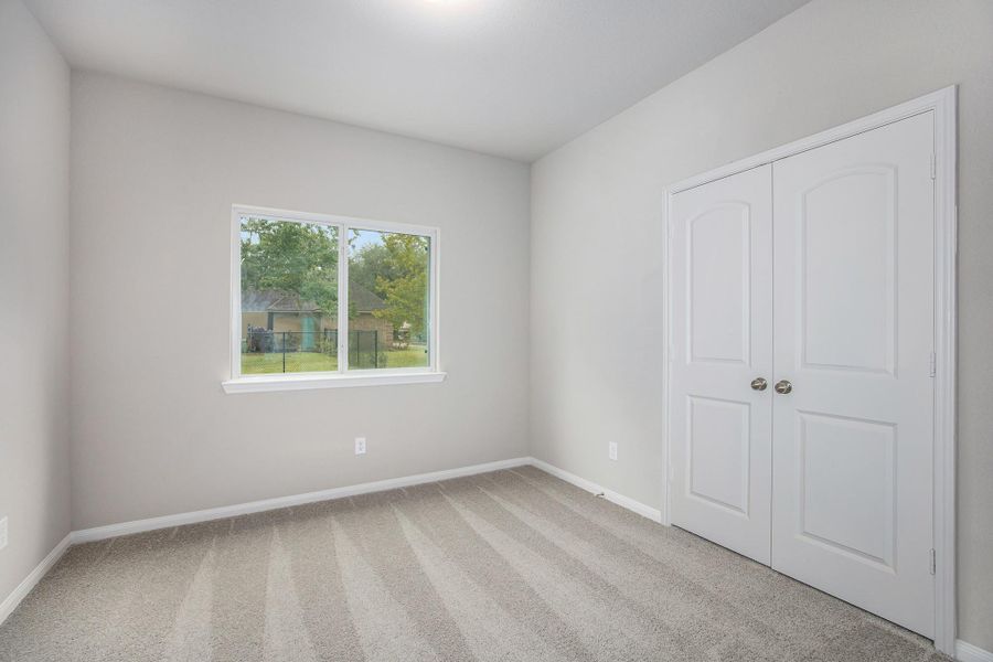Spacious, unfurnished interior of a new home in , Bay City (Image 26).