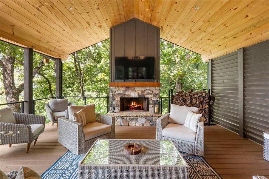 Exterior details and patio area of a home in , Jasper (Image 3).