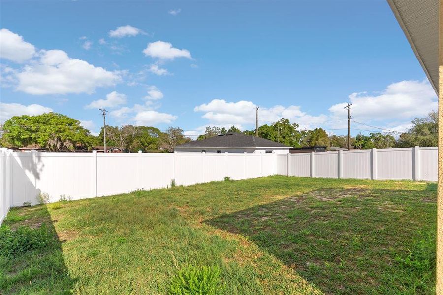 Exterior details and patio area of a home in , Auburndale (Image 21).