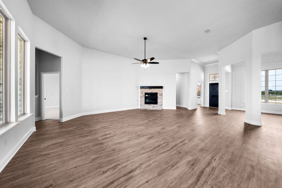 Spacious, unfurnished interior of a new home in Berkshire Estates, Mesquite (Image 19).