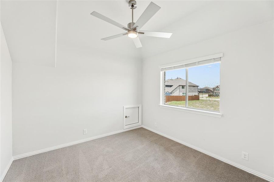 Spacious, unfurnished interior of a new home in Ridge Ranch, Mesquite (Image 26).