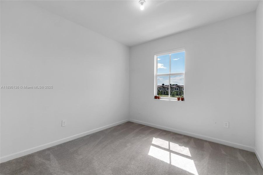 Spacious, unfurnished interior of a new home in , Homestead (Image 17).