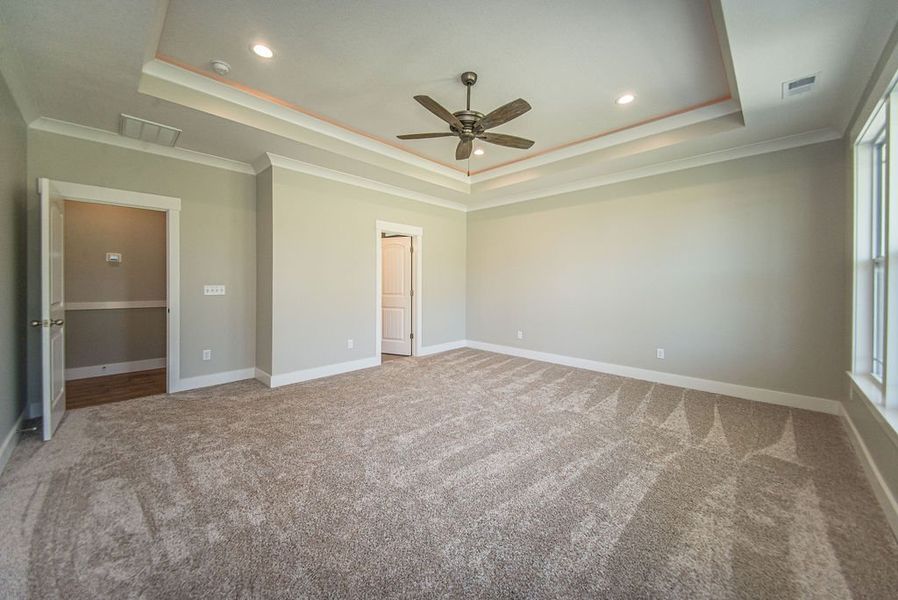 Representative unfurnished interior of a home built from the Beaumont Elite by Enchanted Homes in Pointe Summit, Slater-Marietta (Image 53).