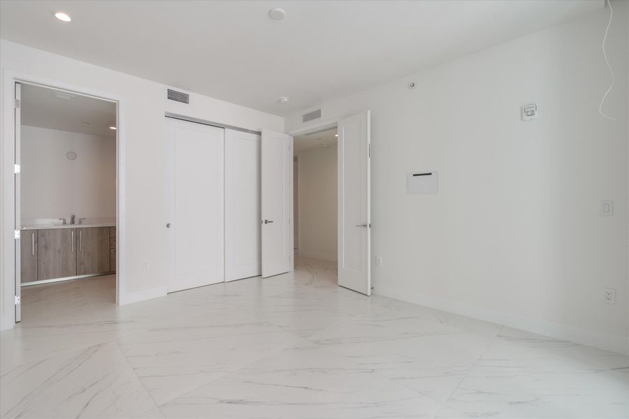 32-495 E Royal Palm Road #402-117