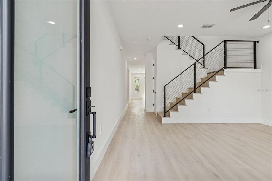 Spacious, unfurnished interior of a new home in , Tampa (Image 60).