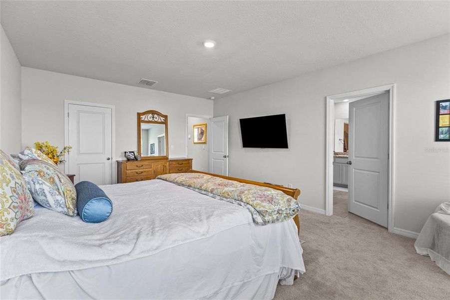 Furnished interior view inside a new home in Evergreen, Bradenton (Image 30).