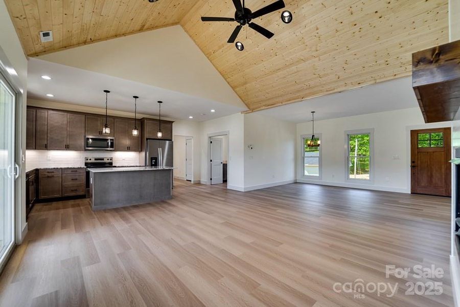 Spacious, unfurnished interior of a new home in , Clyde (Image 24).