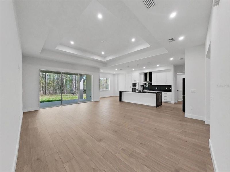 Spacious, unfurnished interior of a new home in Southern Hills Plantation, Brooksville (Image 32).