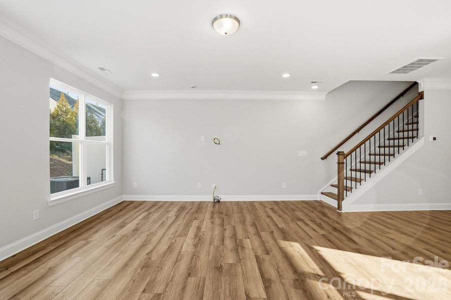 Spacious, unfurnished interior of a new home in Harrisburg Village, Harrisburg (Image 40).