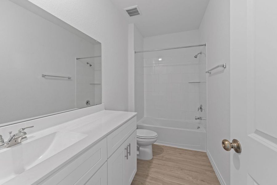 Furnished interior view inside a new home in River Ranch, Dayton (Image 9).