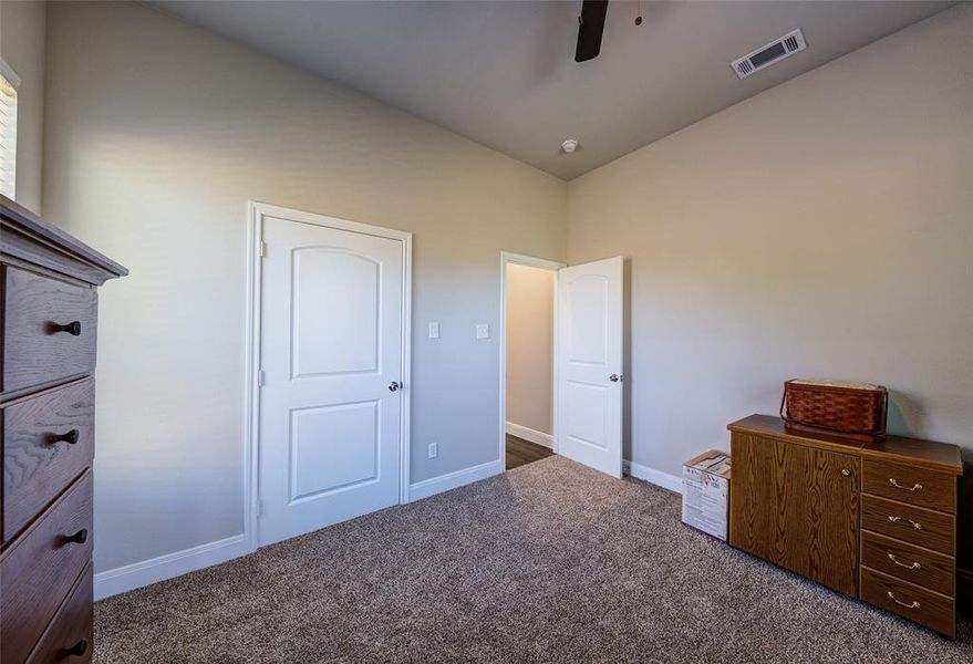 Spacious, unfurnished interior of a new home in , Bridgeport (Image 20).