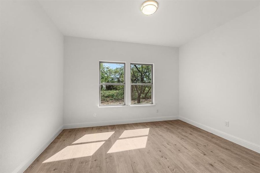 Spacious, unfurnished interior of a new home in , Weatherford (Image 26).