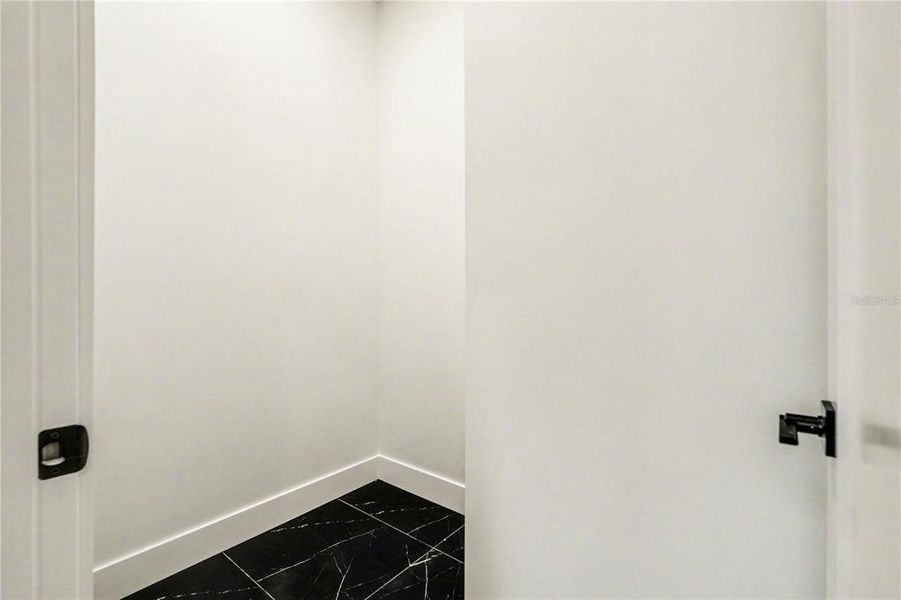 Spacious, unfurnished interior of a new home in , Seffner (Image 32).
