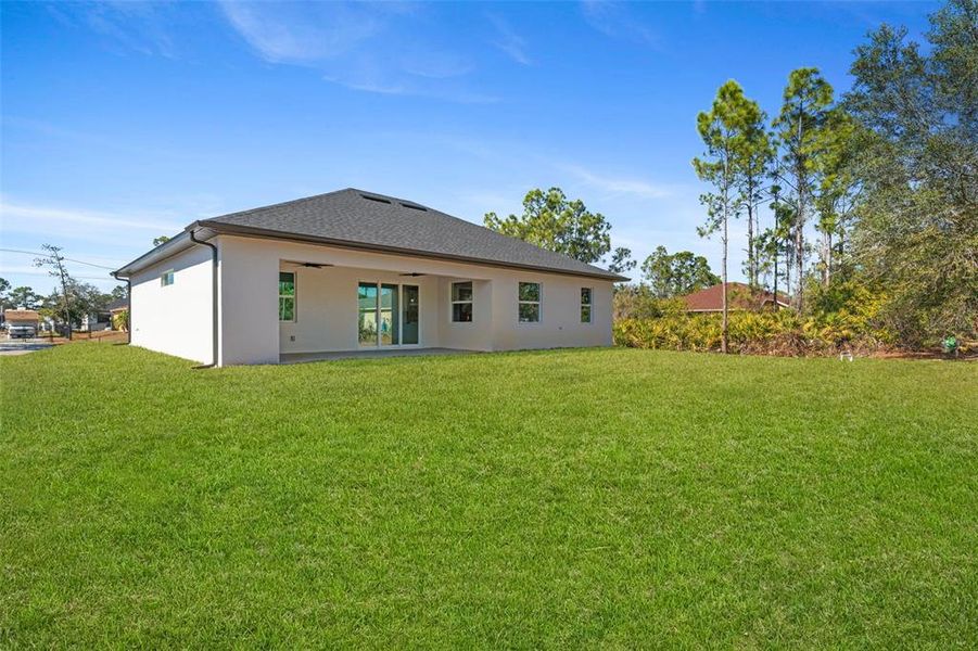 Exterior details and patio area of a home in , North Port (Image 3).