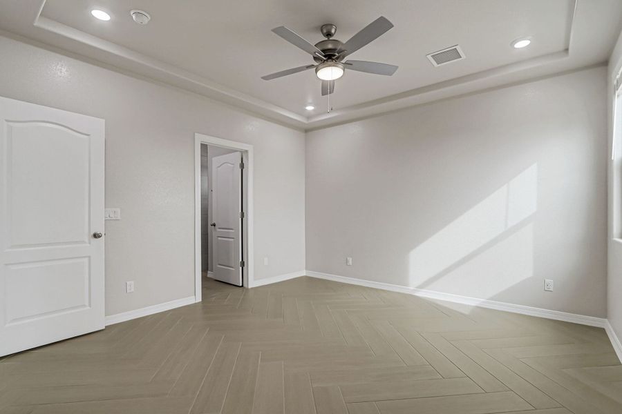 Spacious, unfurnished interior of a new home in Emerald Estates, Horizon City (Image 31). Spacious, unfurnished interior of a new home in Emerald Estates, Horizon City (Image 31).